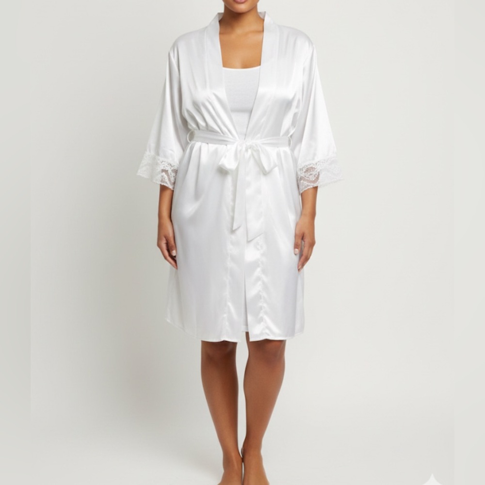 NWT La Vie en Rose White Satiny Robe w/ Lace Trim Sz M bridal spa silky luxury